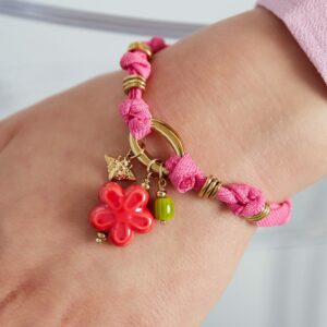 Flower armband