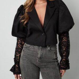 Trendy blazer with lace